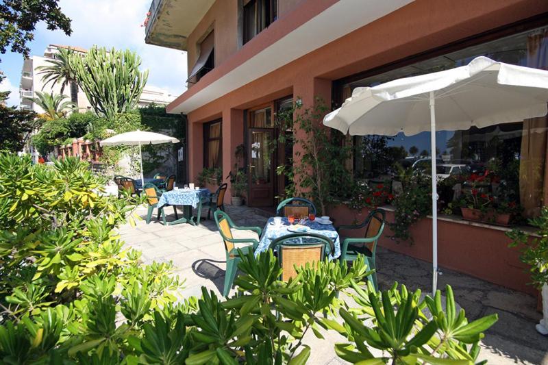 אימפריה Hotel Kristina מראה חיצוני תמונה