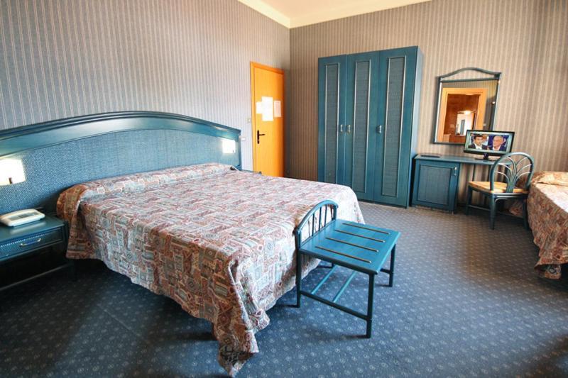 אימפריה Hotel Kristina מראה חיצוני תמונה